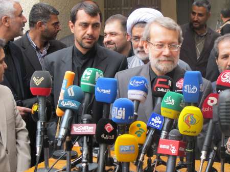 راهکارهای مقابله با تروریسم محور گفت وگوهای لاریجانی با علمای نجف تروریسم
