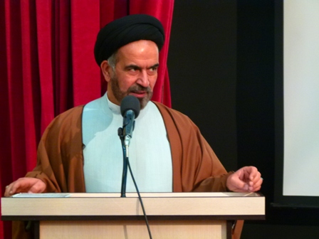 ترویج فرهنگ کتاب وکتابخوانی در جامعه از مطالبات رهبر معظم انقلاب است حجت الاسلام سید محمدرضا واحدی