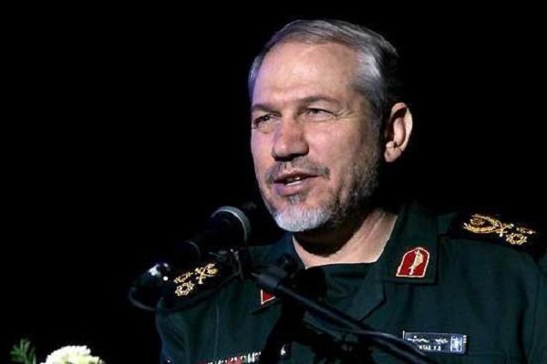 رحیم صفوی:توسعه ناجا در گرو مشارکت دولت و مجلس رحیم صفوی