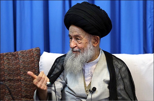 مسئولان در هر سمتی که هستند مواظب رفتار خود باشند آیتالله علویگرگانی