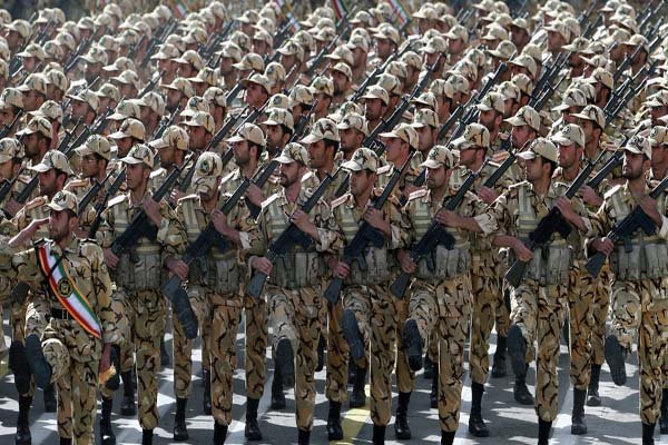 دولت به جای یارانه ثروتمندان، ۵ هزار میلیارد تومان از بودجه دفاعی را حذف میکند!/ قاضیزادههاشمی: تضعیف اعتبارات دفاعی کشور کار احمقانهای است سیر