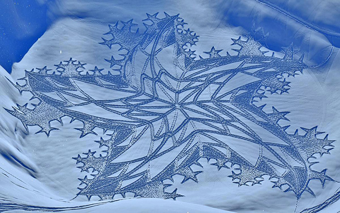 IMG20105815 خلق آثار هنری با دویدن بر روی برف