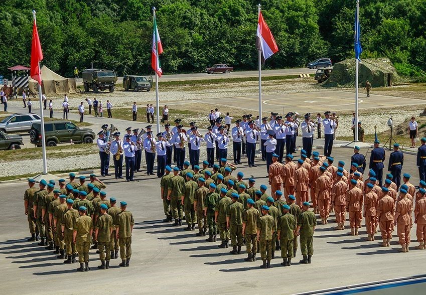 پرچم ایران در روسیه به اهتزار درآمد عکس قدس آنلاین پایگاه خبری تحلیلی