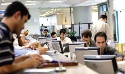 ادارات دولتی خوزستان با تاخیر فعالیت خود را آغاز می کنند افزایش دستمزد کارمندان