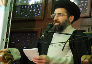 متاسفانه امروز در مقابل منکرات جامعه سکوت کرده ایم قمی