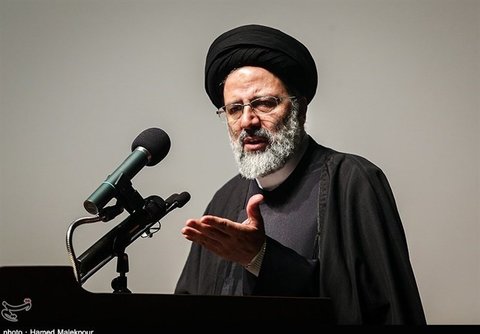 دعوت تولیت آستان قدس رضوی از مردم برای شرکت در سخنرانی نوروزی رهبر انقلاب
حجت الاسلام والمسلمین رئیسی