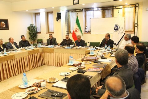 یکپارچه سازی تشکلهای معدنی و توسعه بازار مواد معدنی در سال ۹۶ اتاق
