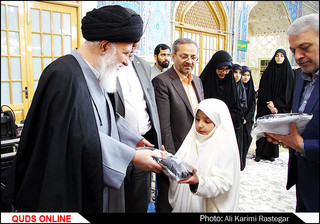 برگزاری بزرگتری جشن عبادت و بندگی 5000 نفر از دانش آموزان دختر در حرم مطهر رضوی