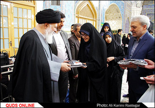 برگزاری بزرگتری جشن عبادت و بندگی 5000 نفر از دانش آموزان دختر در حرم مطهر رضوی