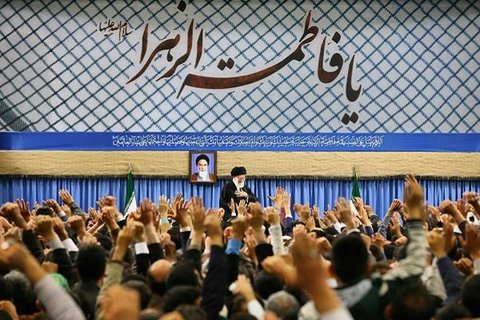 قائد الثورة الاسلامیة یشید بالدور المثالی للسیدة الزهراء (س) قائد الثورة