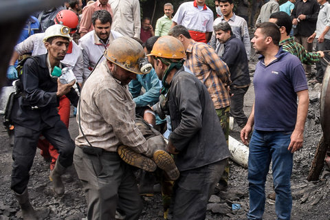 شمار جانباختگان حادثه معدن یورت به ۴۳ نفر رسید معدنچیان