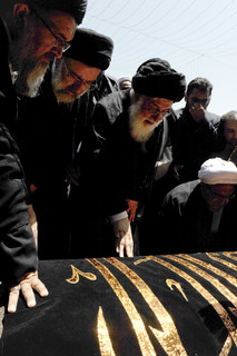 مراسم تشییع پیکر همسر آیت الله علمالهدی امام جمعه مشهد مقدس و نماینده ولی فقیه در استان خراسان
