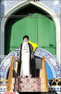 نماز عید فطر با حضور صدها هزار زائر و مجاور بارگاه رضوی اقامه شد