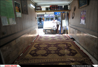 نماز جماعت در مغازه مکانیکی