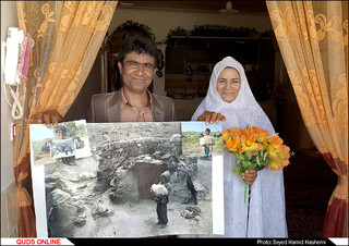 حسن در سن 30 سالگی در کنار همسری که تازه با او ازدواج کرده است .