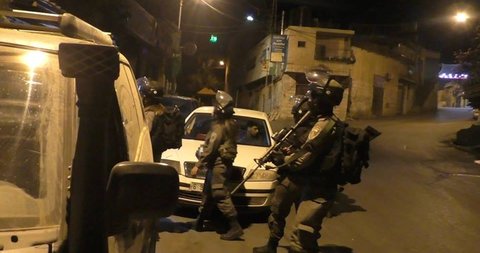 مواجهات مسائية مع قوات الاحتلال في الخليل قوات الاحتلال