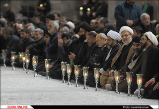 آیین خطبه خوانی شب عاشورا در صحن انقلاب اسلامی حرم مطهر رضوی / گزارش تصویری
