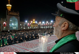 با حضور تولیت آستان قدس رضوی مراسم سنتی شام غریبان حسینی در حرم امام رضا(ع) برگزار شد