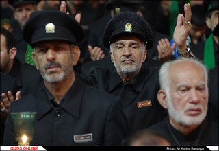 با حضور تولیت آستان قدس رضوی مراسم سنتی شام غریبان حسینی در حرم امام رضا(ع) برگزار شد