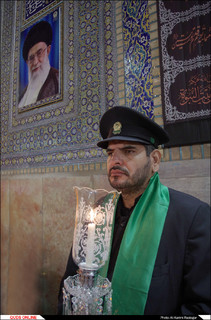 با حضور تولیت آستان قدس رضوی مراسم سنتی شام غریبان حسینی در حرم امام رضا(ع) برگزار شد
