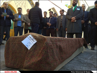 تشییع پیکر خبرنگار روزنامه قدس درحرم مطهر رضوی