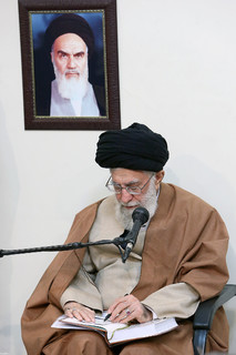 دیدار هفتگی جمعی از خانوادههای معظم شهدا با مقام معظم رهبری