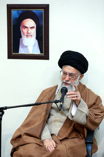 دیدار هفتگی جمعی از خانوادههای معظم شهدا با مقام معظم رهبری