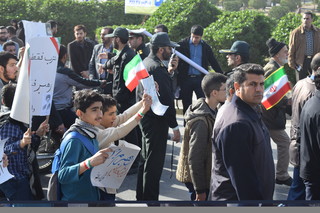 شکوه وحدت / فریاد《مرگ بر آمریکا》در آسمان اهواز طنین انداز شد