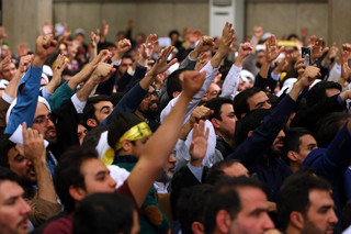 دیدار هزاران نفر از قشرهای مختلف مردم قم با رهبر معظم انقلاب