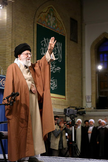 دیدار هزاران نفر از قشرهای مختلف مردم قم با رهبر معظم انقلاب