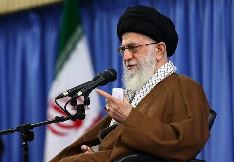 نماهنگ/واکنش رهبرانقلاب به ادعای آمریکاییها درباره کمک موشکی ایران به یمن رهبری
