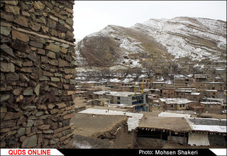 قالیبافان زحمت کش روستای " گروه "