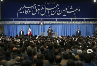 رهبر معظم انقلاب اسلامی در دیدار وزیر و مسئولان و جمعی از کارکنان وزارت اطلاعات