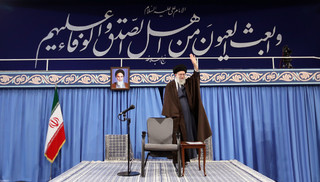 رهبر معظم انقلاب اسلامی در دیدار وزیر و مسئولان و جمعی از کارکنان وزارت اطلاعات