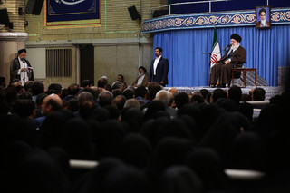 رهبر معظم انقلاب اسلامی در دیدار وزیر و مسئولان و جمعی از کارکنان وزارت اطلاعات
