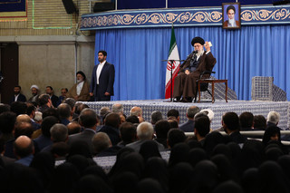 رهبر معظم انقلاب اسلامی در دیدار وزیر و مسئولان و جمعی از کارکنان وزارت اطلاعات