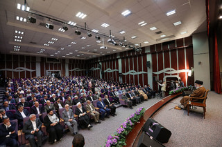 حضور و سخنرانی آیتالله خامنهای رهبر انقلاب اسلامی در دانشگاه فرهنگیان