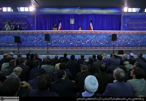 رهبر معظم انقلاب اسلامی : آقای ترامپ غلط میکنید! رهبر