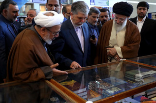 بازدید مقام معظم رهبری
از سیویکمین نمایشگاه بینالمللی کتاب تهران