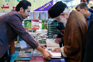 بازدید مقام معظم رهبری
از سیویکمین نمایشگاه بینالمللی کتاب تهران