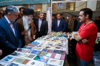 بازدید مقام معظم رهبری
از سیویکمین نمایشگاه بینالمللی کتاب تهران