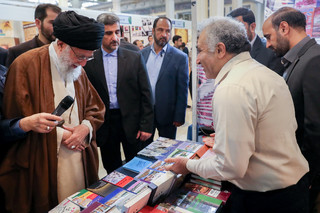 بازدید مقام معظم رهبری
از سیویکمین نمایشگاه بینالمللی کتاب تهران