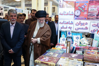 بازدید مقام معظم رهبری
از سیویکمین نمایشگاه بینالمللی کتاب تهران
