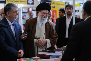 بازدید مقام معظم رهبری
از سیویکمین نمایشگاه بینالمللی کتاب تهران