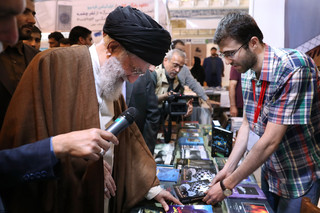 بازدید مقام معظم رهبری
از سیویکمین نمایشگاه بینالمللی کتاب تهران