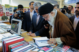 بازدید مقام معظم رهبری
از سیویکمین نمایشگاه بینالمللی کتاب تهران