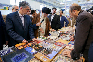 بازدید مقام معظم رهبری
از سیویکمین نمایشگاه بینالمللی کتاب تهران