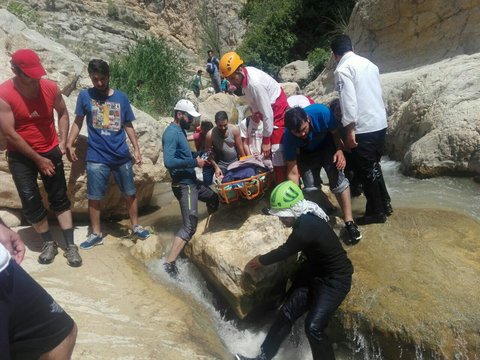 نجات جان مصدوم در ارتفاعات مانه و سملقان نجات مصدوم