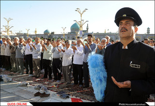 نماز باشکوه عید سعید فطر در حرم امام رضا(ع) اقامه شد/گزارش تصویری