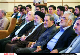 اهدا مدالهای تیم ربوکاپ دانشگاه آزاد اسلامی به موزه آستان قدس رضوی